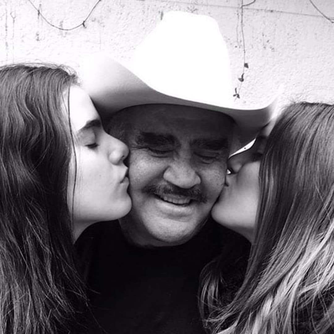 Camila y América Fernández se despiden de su ‘tata’, Don Vicente Fernández