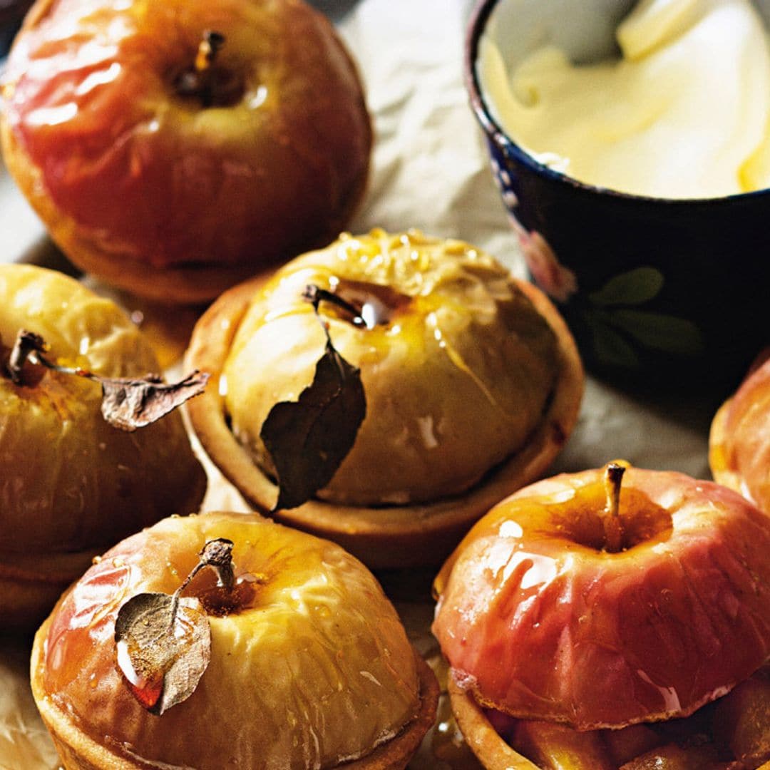 Tartaletas de manzana con frutos secos y miel