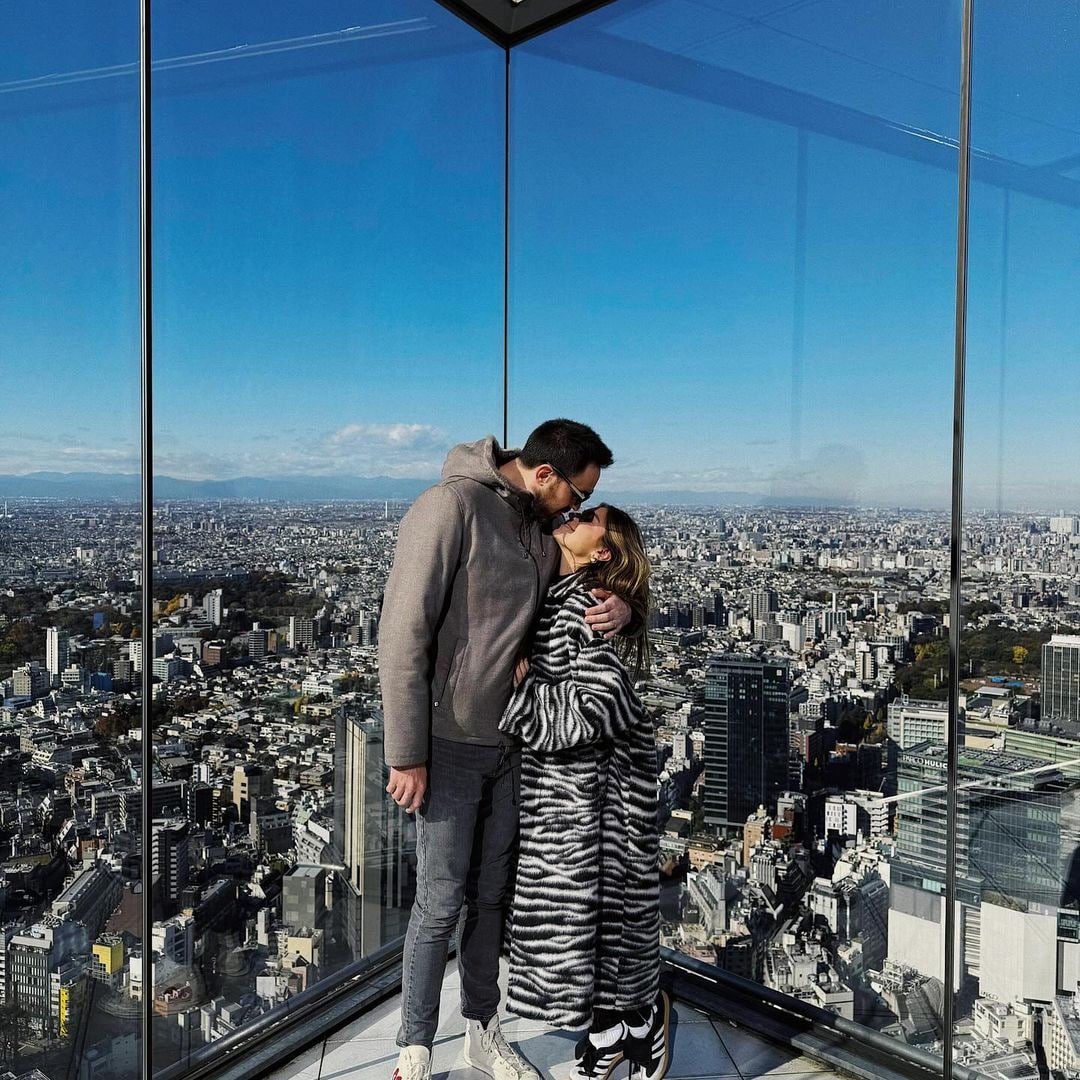 Enamorada, Sofía Castro comparte nuevos vistazos de su luna de miel con Pablo Bernot en Tokio