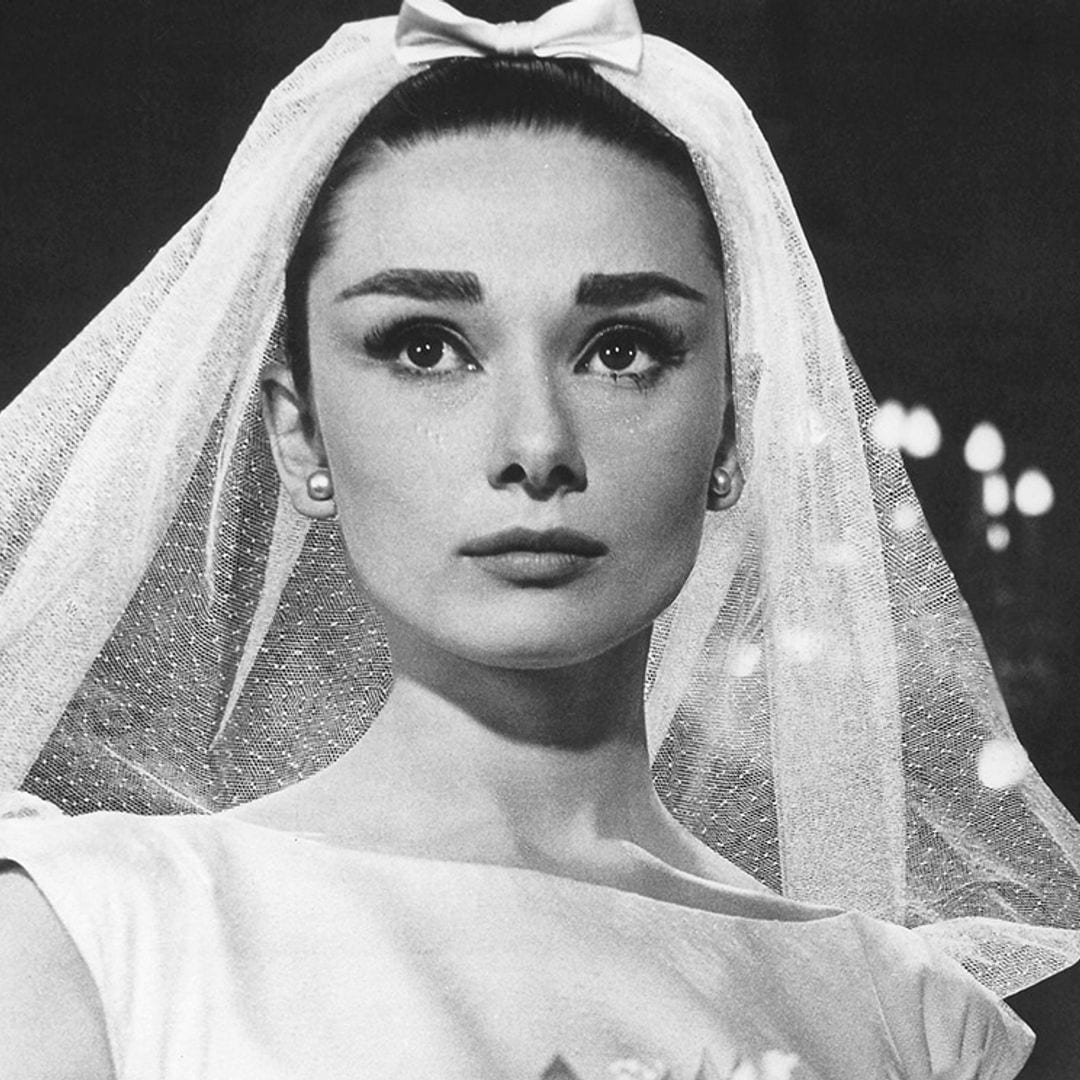 Se casó 2 veces, pero se vistió de novia 5: repasamos los looks nupciales de Audrey Hepburn