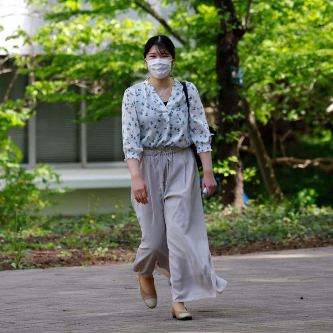 Aiko de Japón regresa a la Universidad después de tres años de clases telemáticas por la pandemia