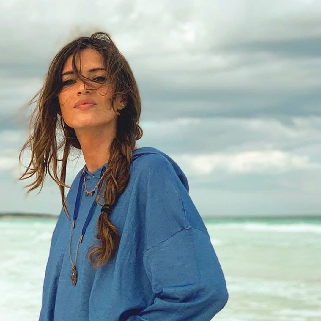 Sara Carbonero se escapa al mar para 'reconectar' y manda un mensaje en forma de canción