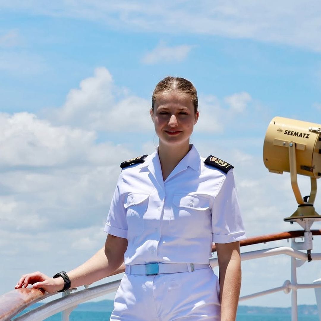 Leonor, junto con el resto de sus compañeros, se prepara para su llegada al puerto de Salvador de Bahía en Brasil