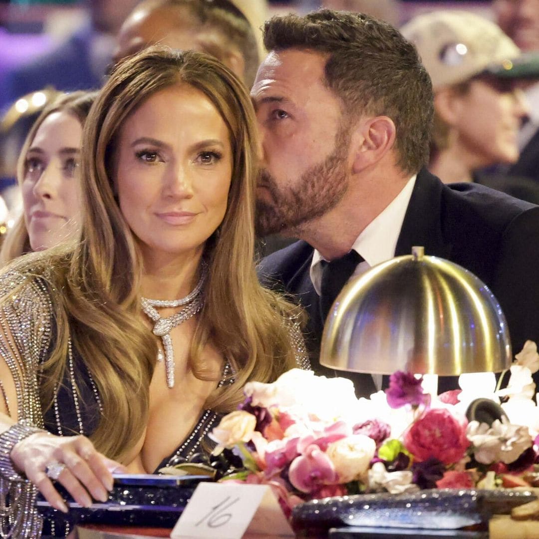 Ben Affleck explica su cara de hartazgo y el supuesto regaño de JLo en los Grammy