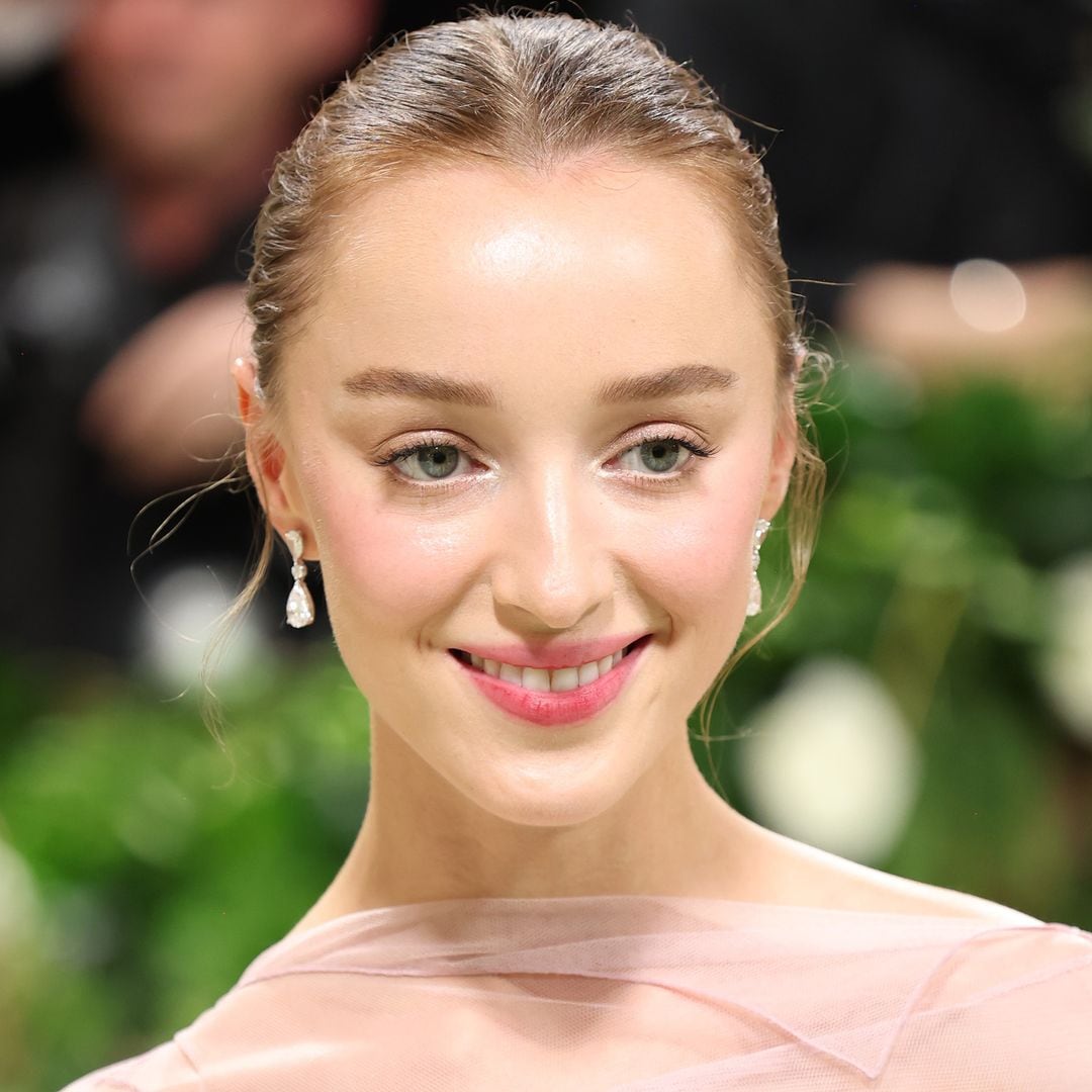 Phoebe Dynevor en el Met Gala 2024