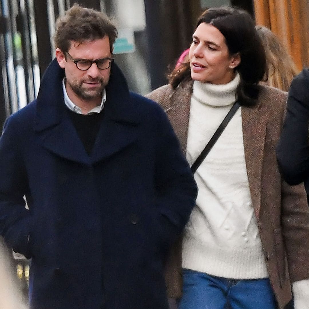 Carlota Casiraghi con Nicolas Mathieu paseando por París