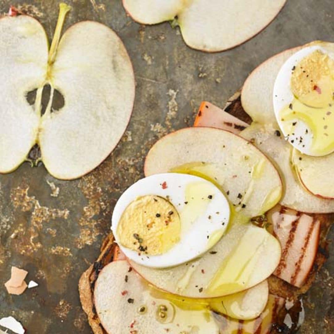 Tostas de pavo a la plancha con manzana