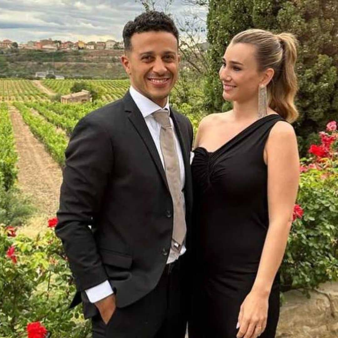 El futbolista Thiago Alcantara y su mujer, Júlia Vigas, ya son familia numerosa