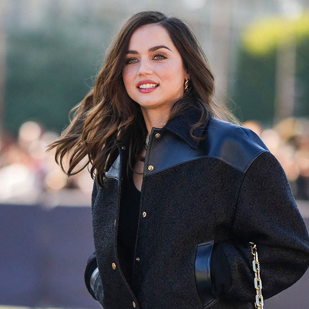 Ana de Armas comienza el año con un 'selfie' sin maquillaje