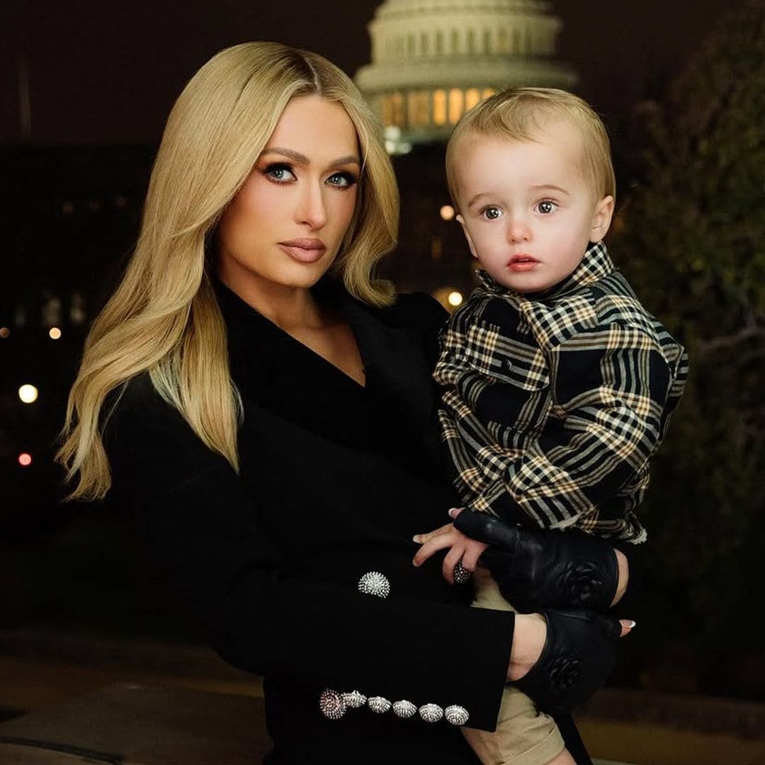 El hijo de Paris Hilton, de 2 años, quiere ser bombero tras los trágicos incendios de Los Ángeles