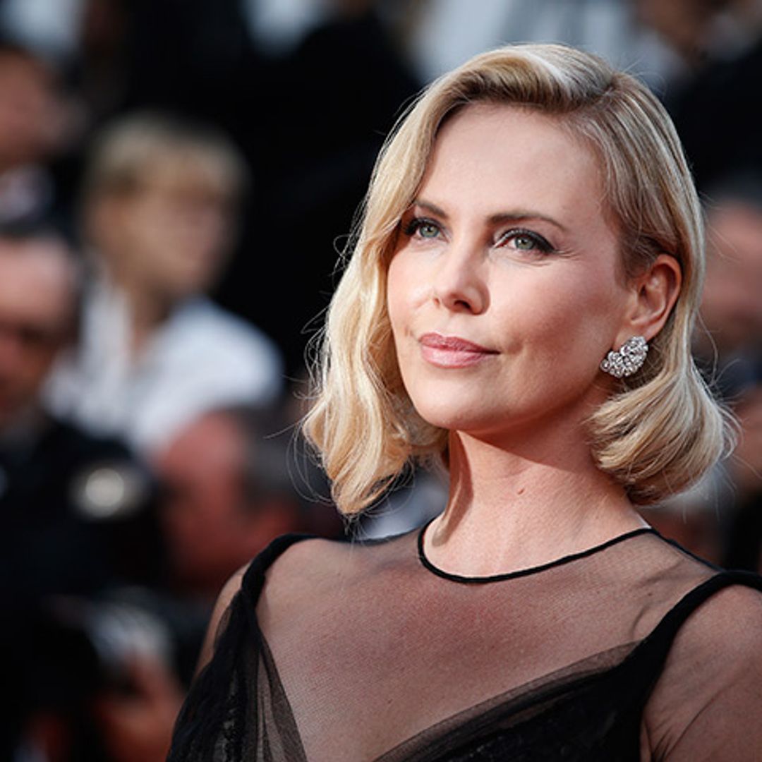 Charlize Theron, del 'rubio atómico' al 'total black'