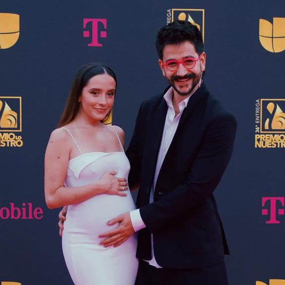 Cómo lucir una ‘baby bump’ con estilo como Evaluna Montaner en Premios Lo Nuestro