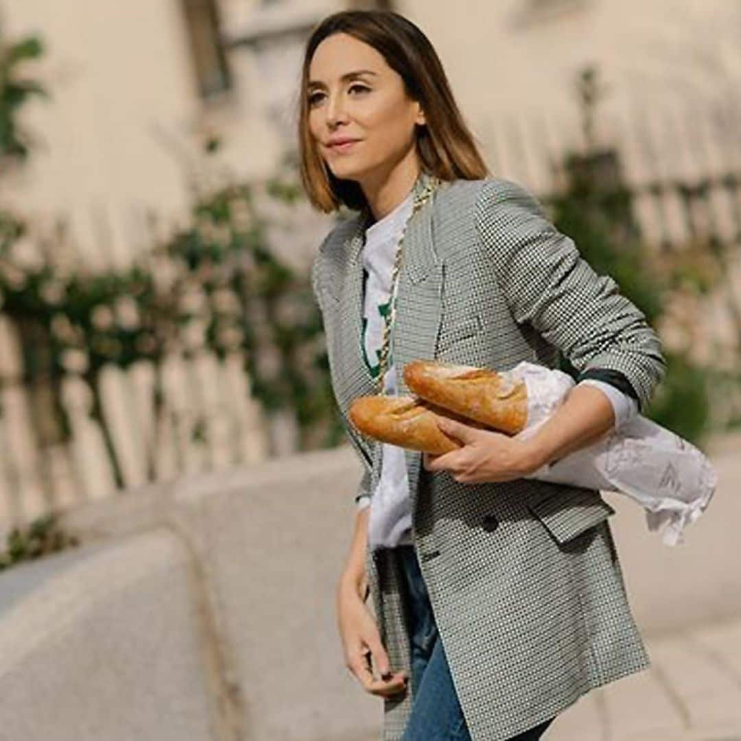 De Tamara Falcó a Paula Echevarría: el fenómeno de las sudaderas con iniciales