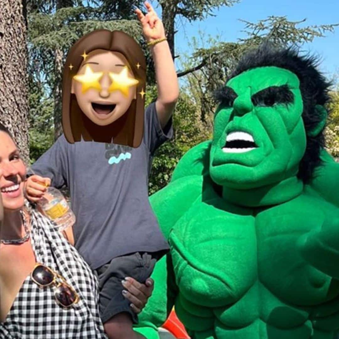 Laura M. Flores celebra el cumpleaños de su hijo Matías entre castillos hinchables y con el mismísimo Hulk