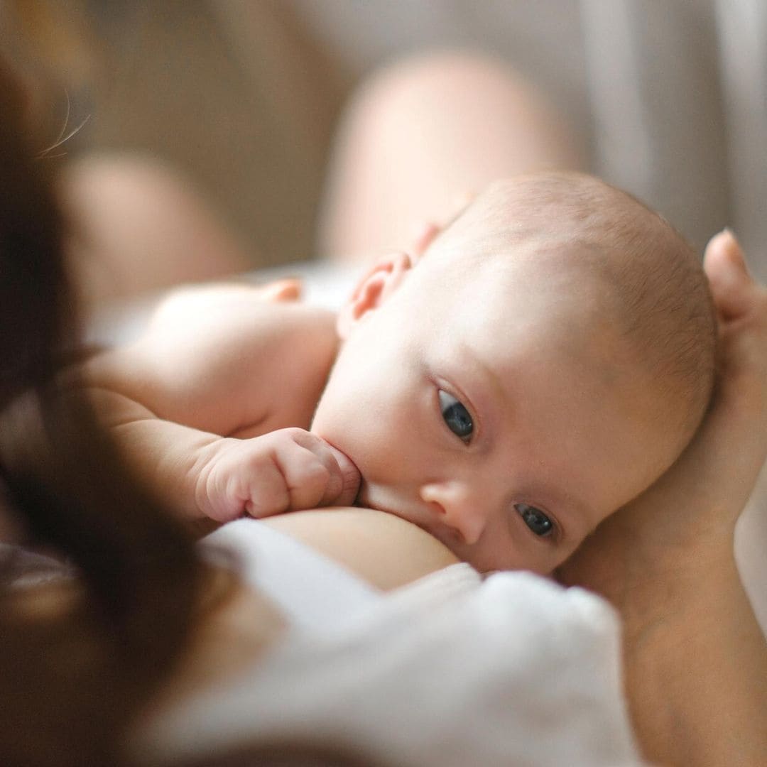 ‘¿Cómo saber si mi bebé está tomando suficiente leche?’