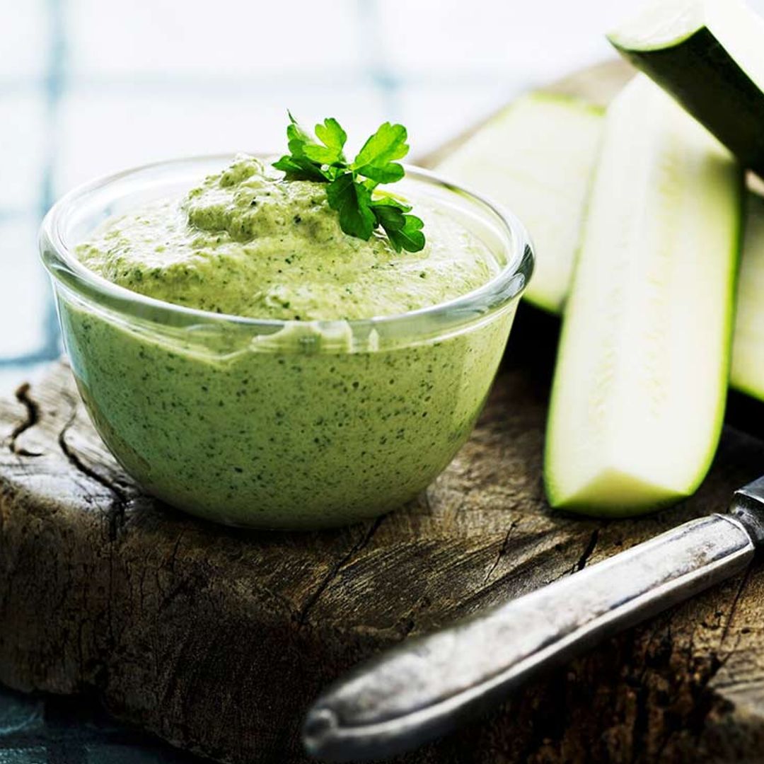 Hummus de calabacín con cilantro, una receta fácil y rápida de preparar