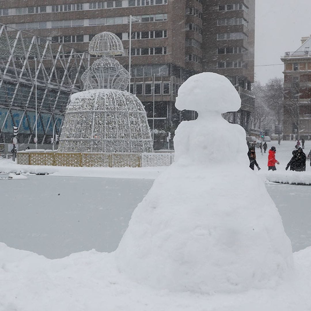 Meninas, dinosaurios y otras curiosidades: la cara más divertida de la nevada