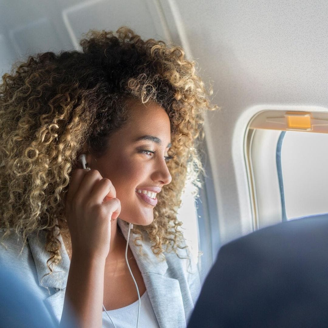 7 prácticos tips para que tu viaje en avión sea más placentero