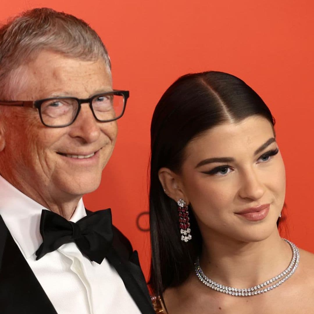 Estudiante de danza, fan de la lectura y los viajes... así es Phoebe, la hija de Bill Gates que conquista los flashes