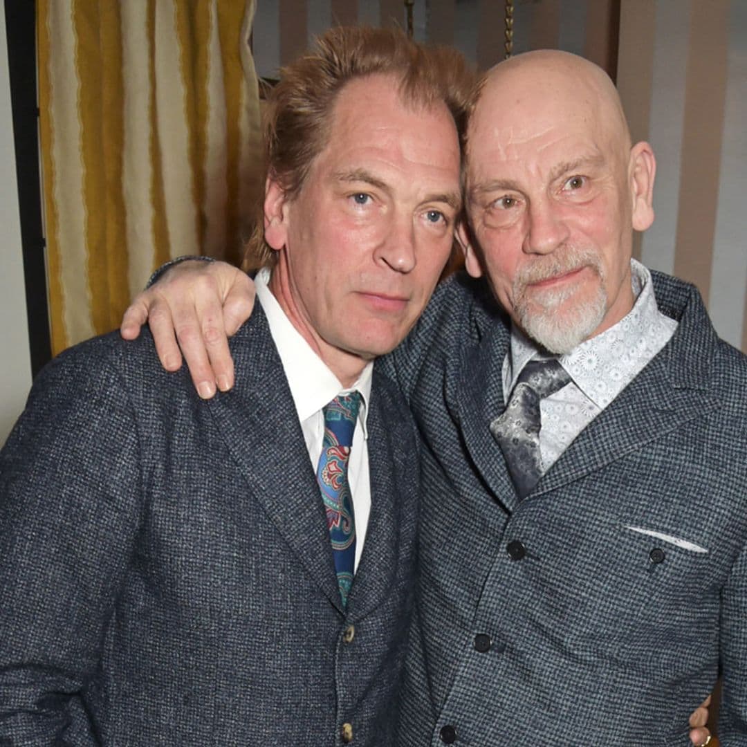 John Malkovich habla de su amigo Julian Sands, desaparecido hace más de un mes