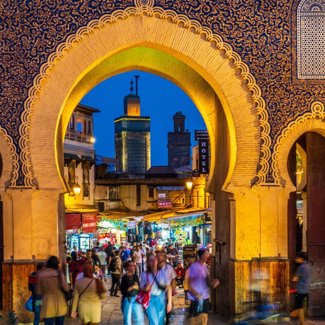 Puerta Bab Bou Jeloud de la medina de Fez, Marruecos