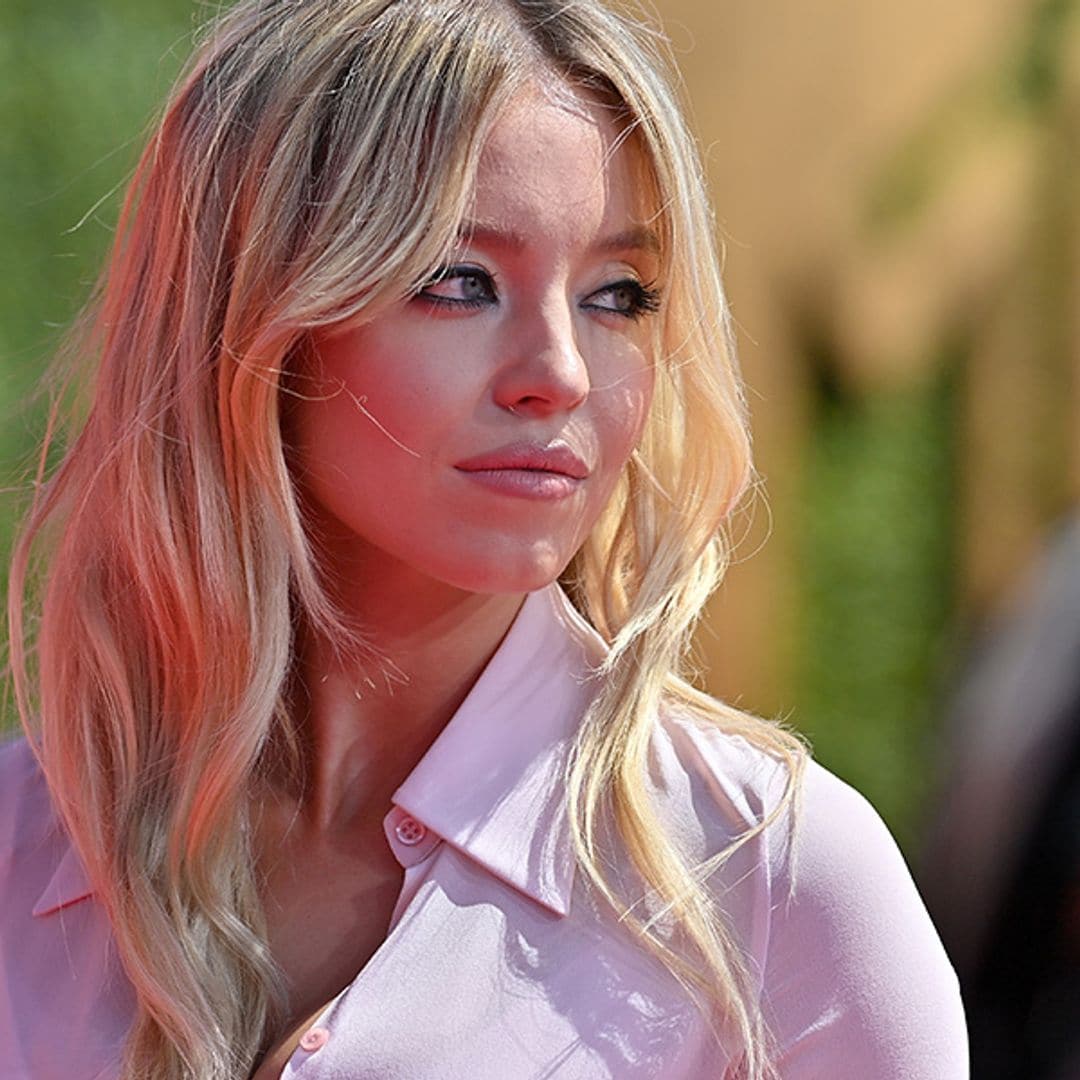 sydney sweeney minifalda tiro bajo premios mtv