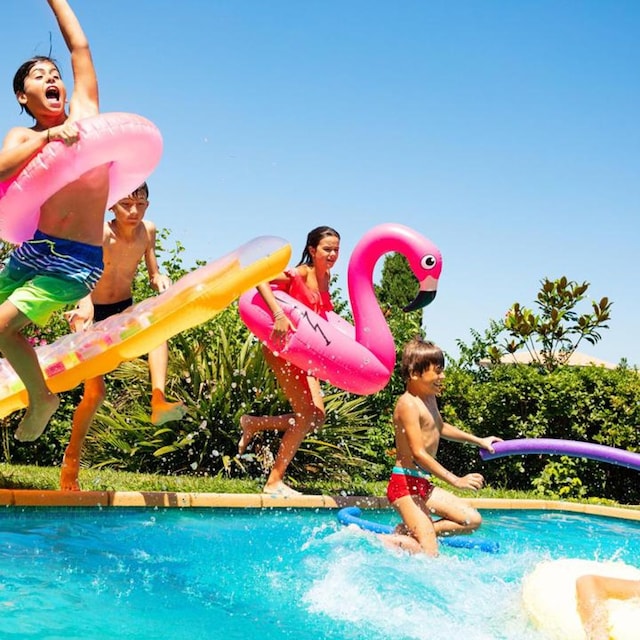 ideas para celebrar una fiesta en la piscina con ni os y adultos 