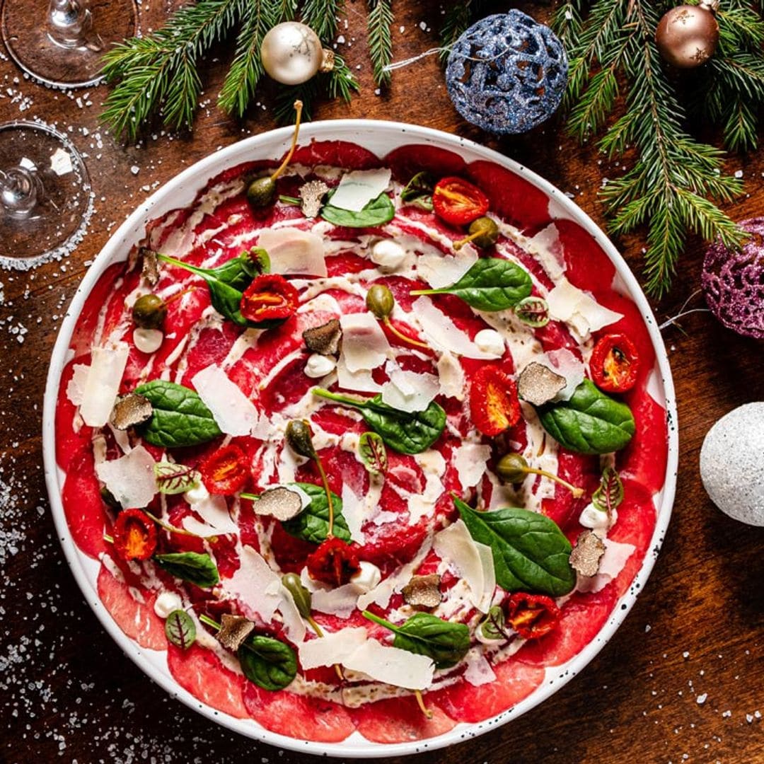 'Carpaccio' de buey con trufa, espinacas y tomates secos