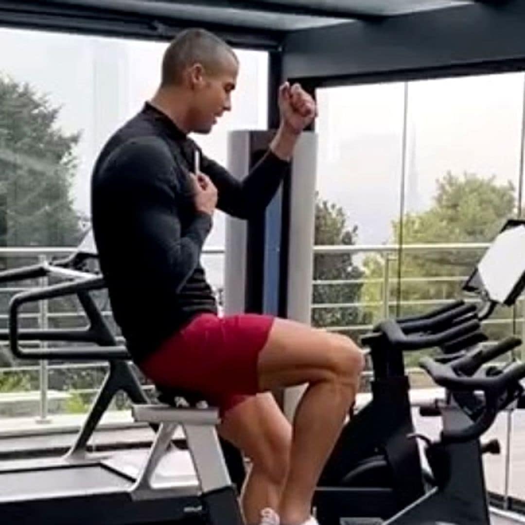 Cambio de 'look', baile sobre ruedas...  Cristiano Ronaldo se muestra muy animado tras su positivo en Covid-19