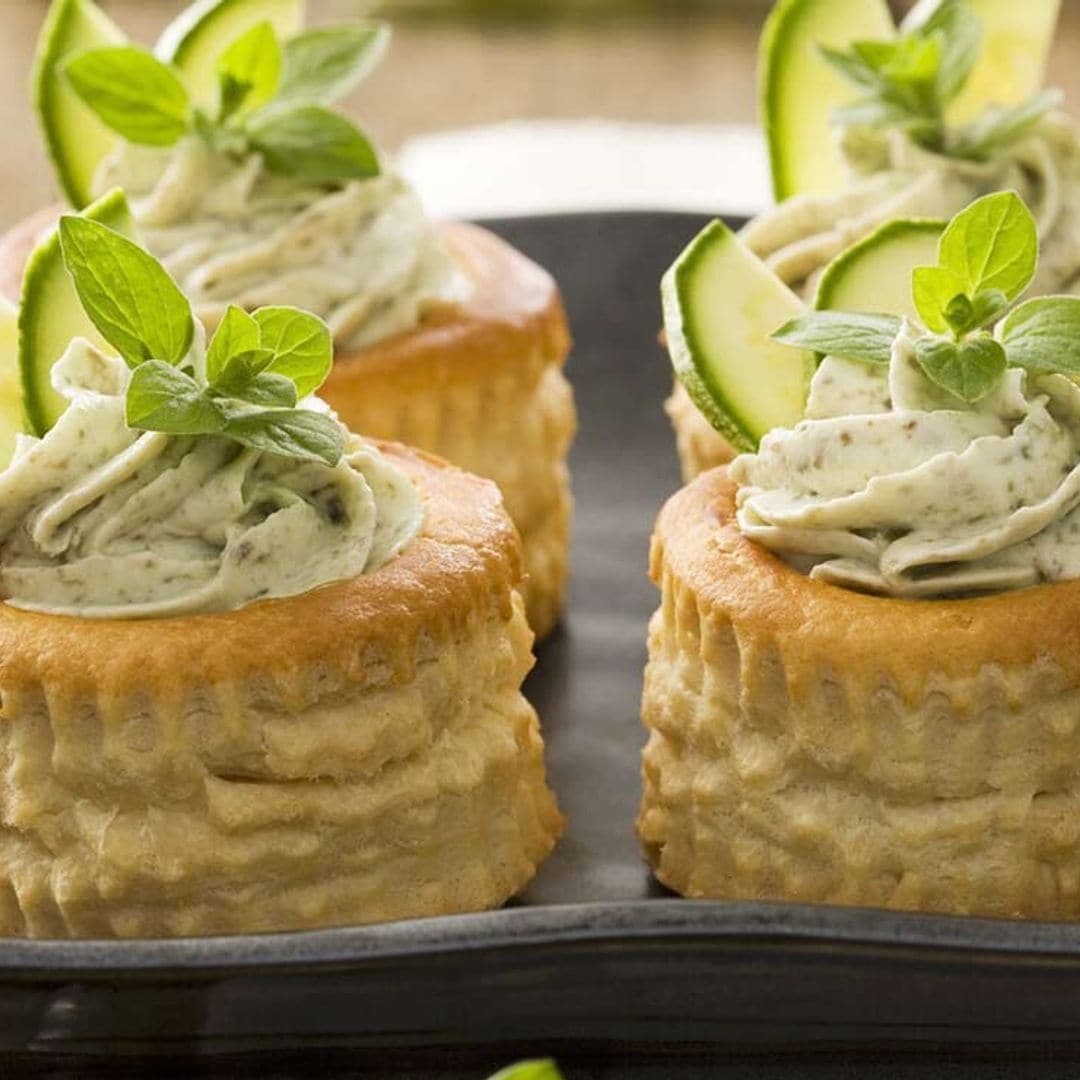 Deliciosos volovanes rellenos con 'mousse' de calabacín