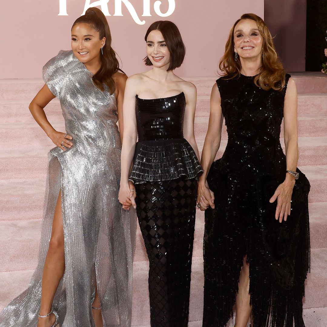 Los espectaculares looks de invitada de Lily Collins, Ashley Park y Philippine Leroy-Beaulieu en el estreno de 'Emily in Paris'