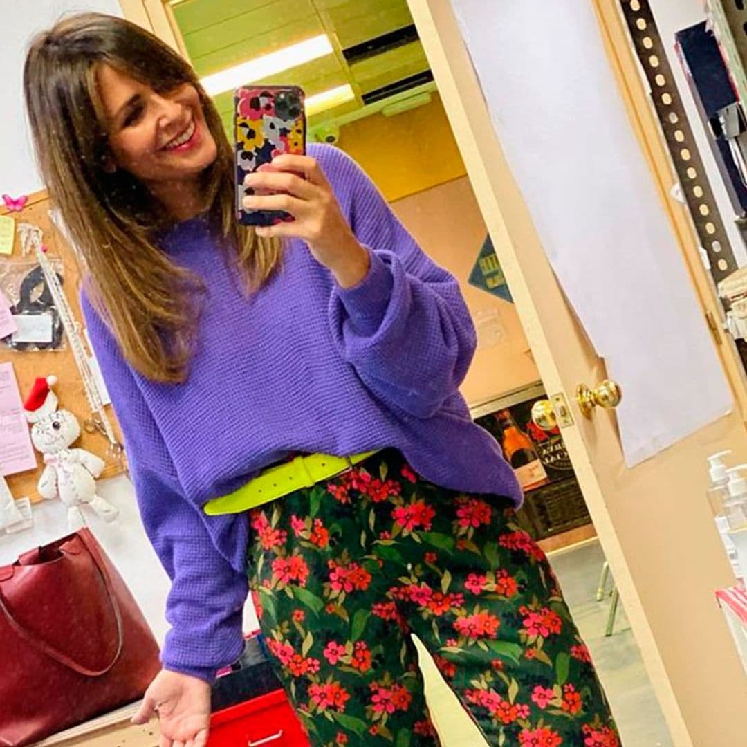 El look 'imposible' de Nuria Roca con sus nuevos pantalones de flores