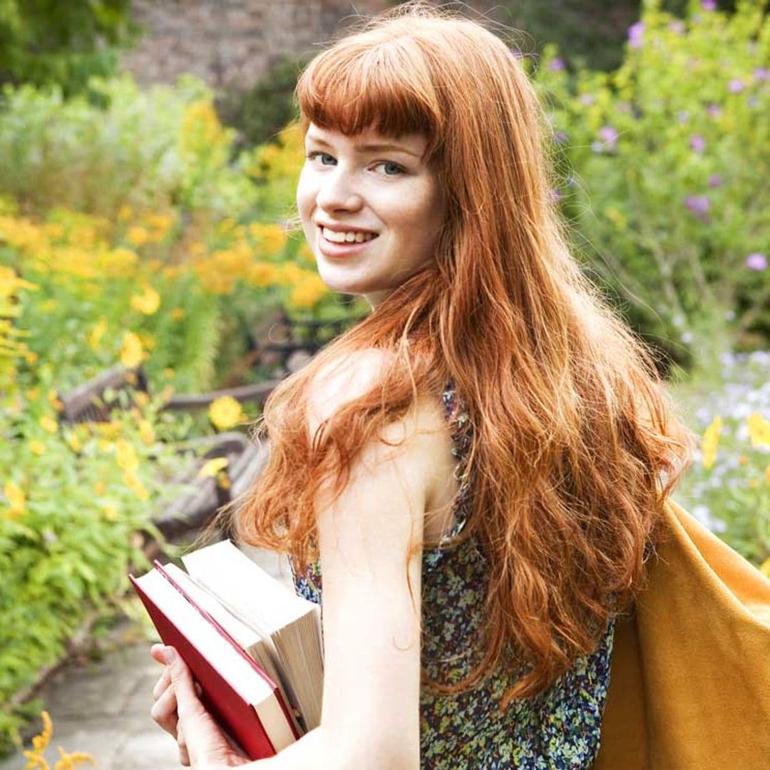 getty chica con libros