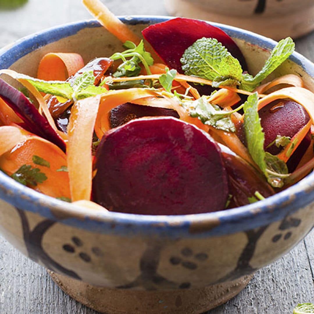 Ensalada de remolacha y zanahoria con hierbabuena