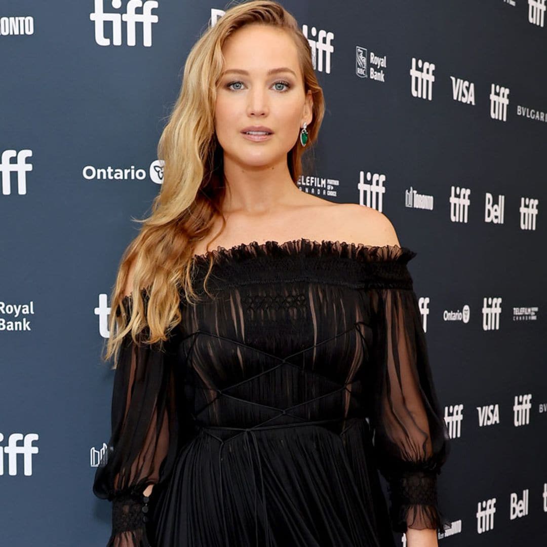 El regreso de Jennifer Lawrence con un vestido transparente seis meses después de dar a luz