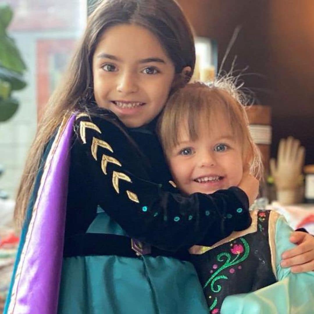 Aitana Derbez y Kailani Ochmann pusieron el toque navideño en la casa de los Derbez