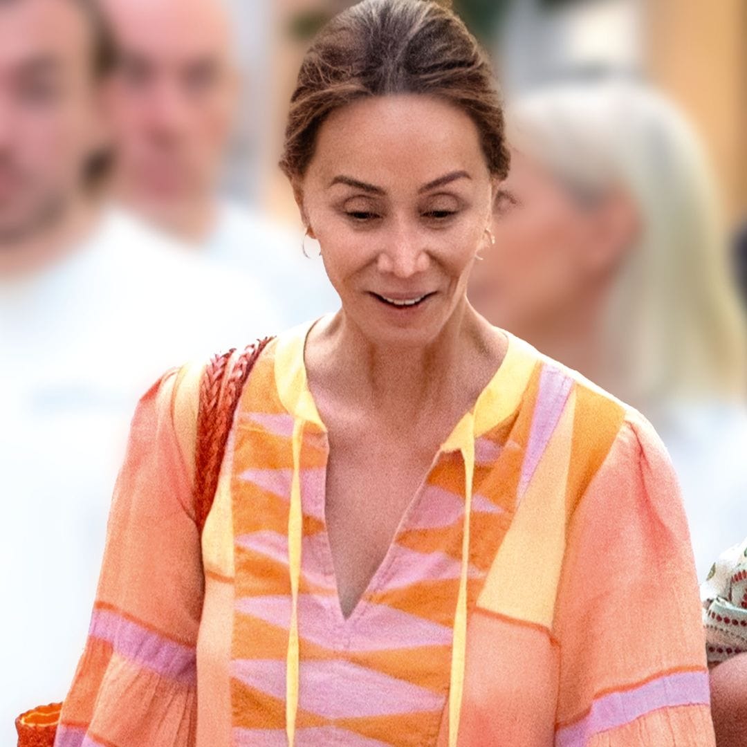 IMÁGENES EXCLUSIVAS. Isabel Preysler y la prueba de que sigue siendo la reina de la elegancia con un colorido caftán