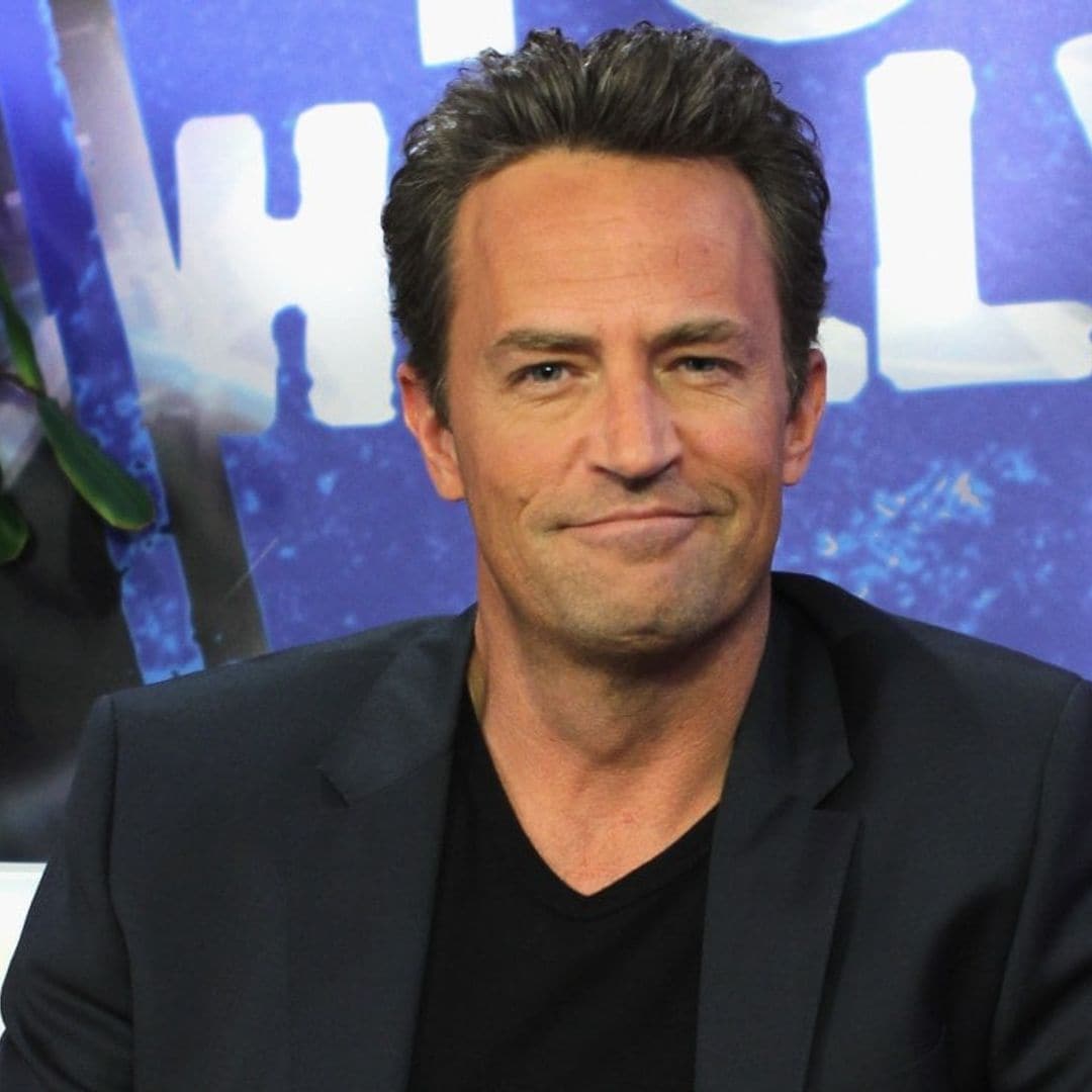 Tras la muerte de Matthew Perry, su exprometida habla de su complicada relación con el actor