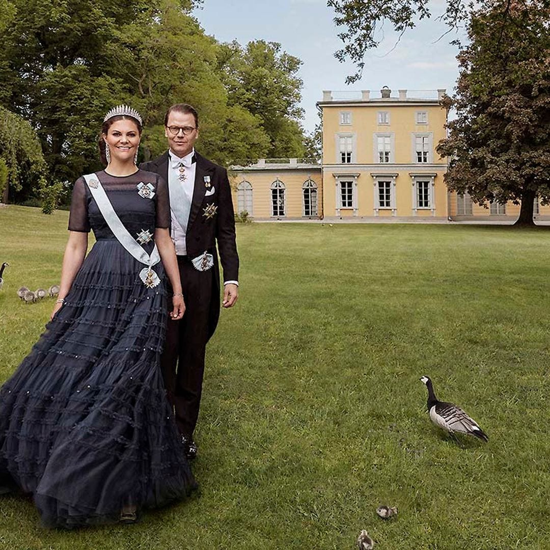 Victoria y Daniel de Suecia celebran diez años de amor con un posado de cuento