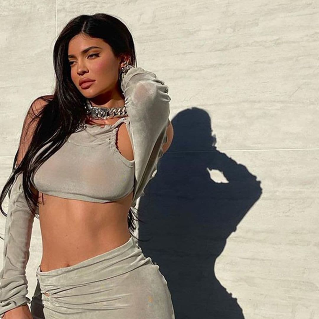 Bolsos extravagantes y todas las sandalias de tendencia: Kylie Jenner abre (parte) de su vestidor