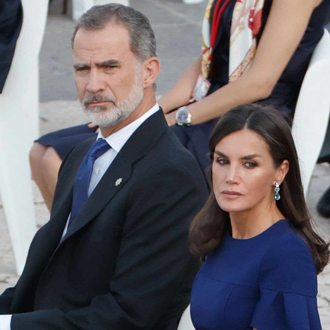 Los Reyes rinden homenaje a las víctimas de la pandemia y al personal sanitario con 'Un aplauso para el recuerdo'