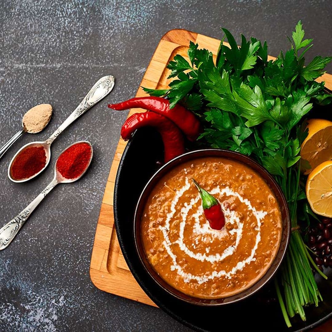 'Dal Makhani' (guiso de lentejas y judías pintas)