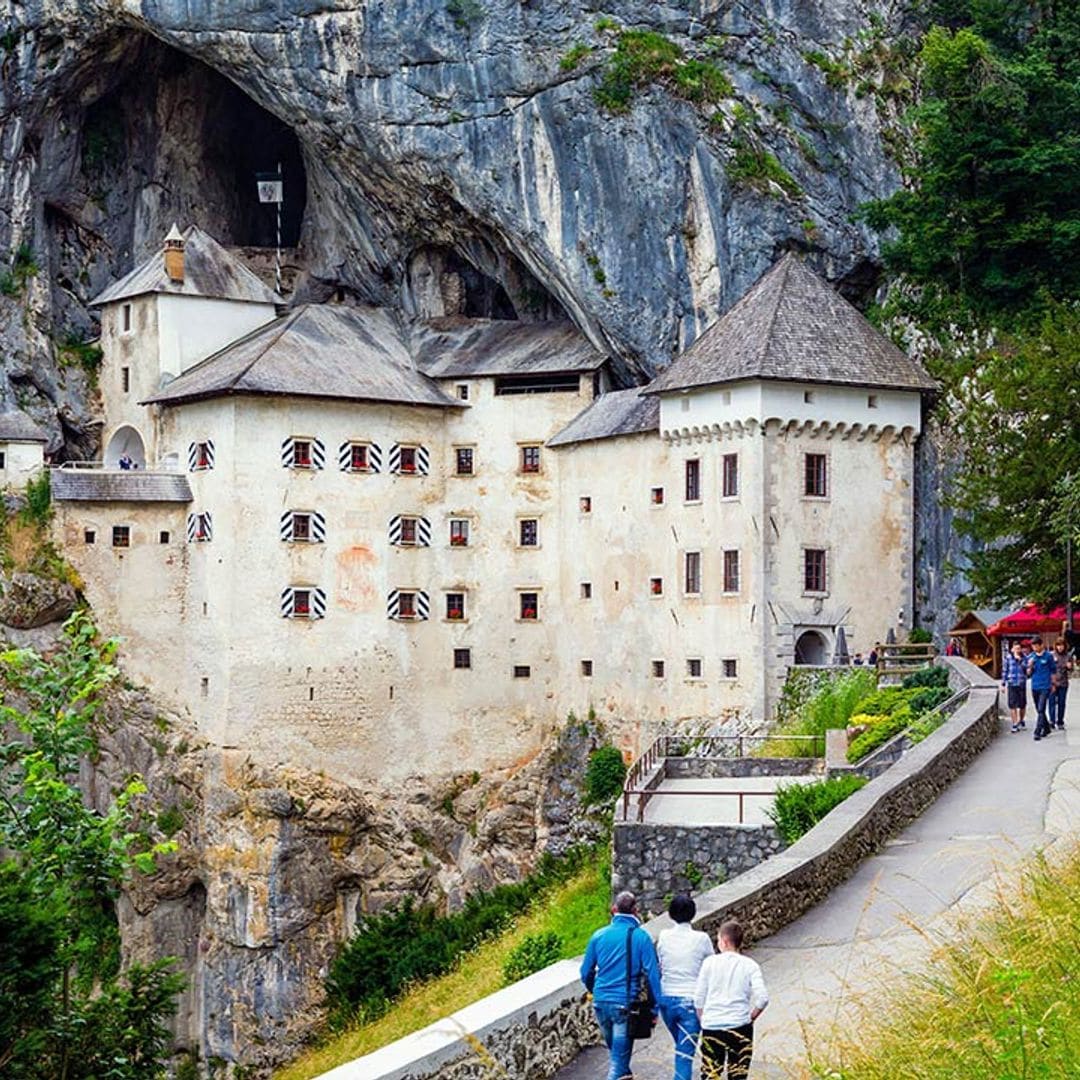 Predjama, el castillo más grande del mundo dentro de una cueva