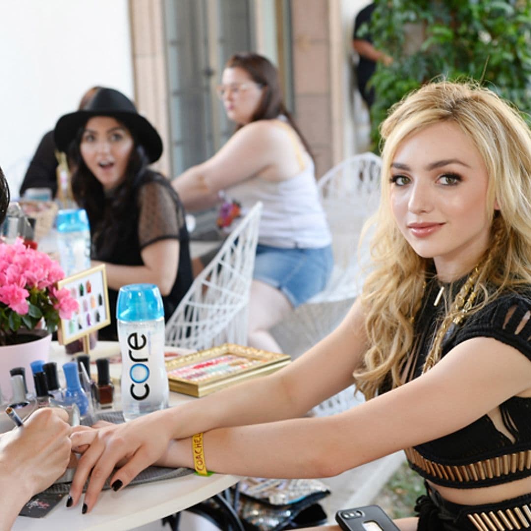 ¿Usas uñas de gel como Peyton List? Apunta estos 5 remedios caseros para fortalecerlas