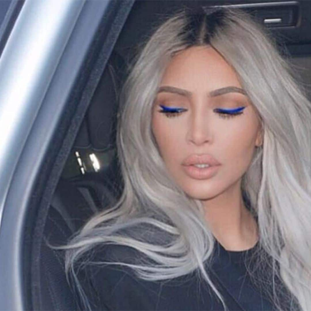 Hay una razón por la que Kim Kardashian utiliza 'eyeliner' azul