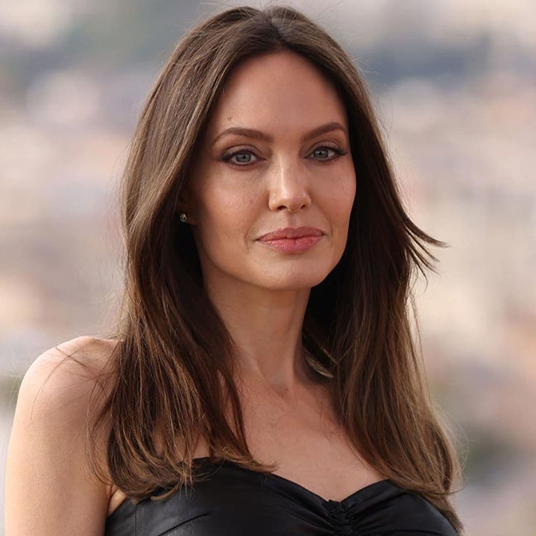 Angelina Jolie alega que el abuso físico de Brad Pitt hacia ella comenzó mucho antes del incidente de avión