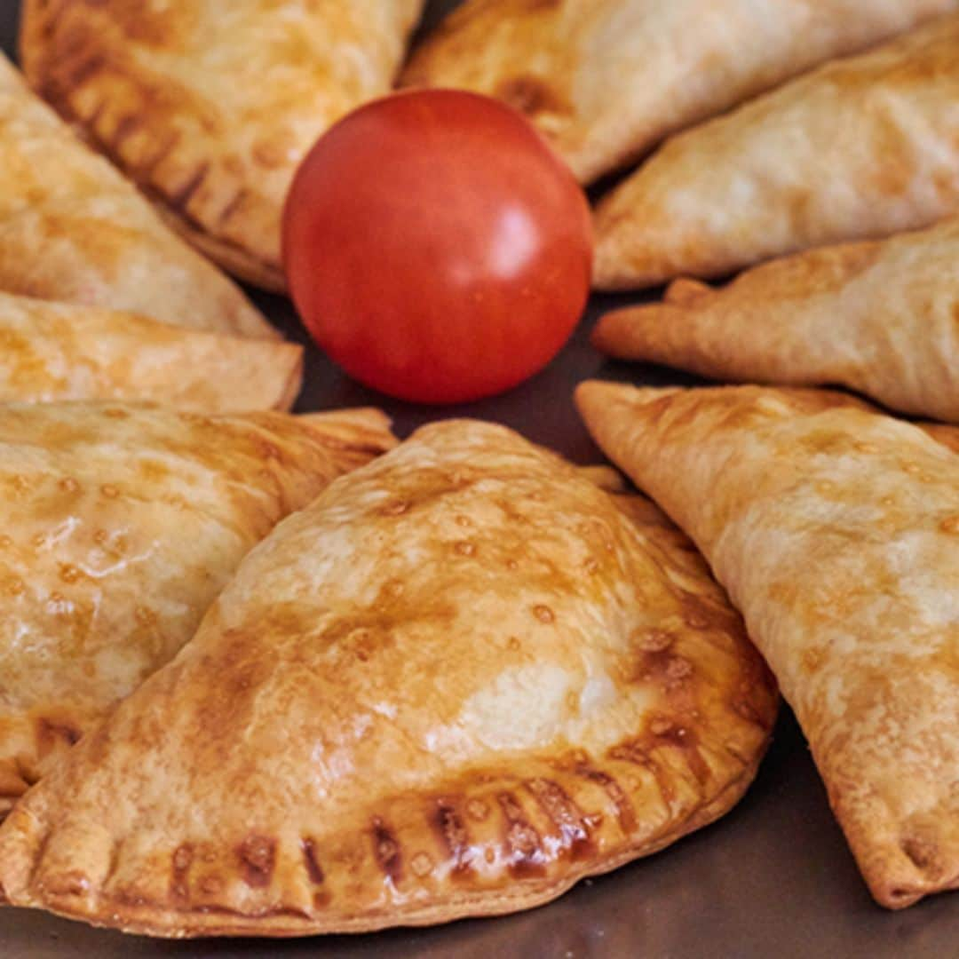 Empanadillas de cerdo ibérico en adobo de pimentón