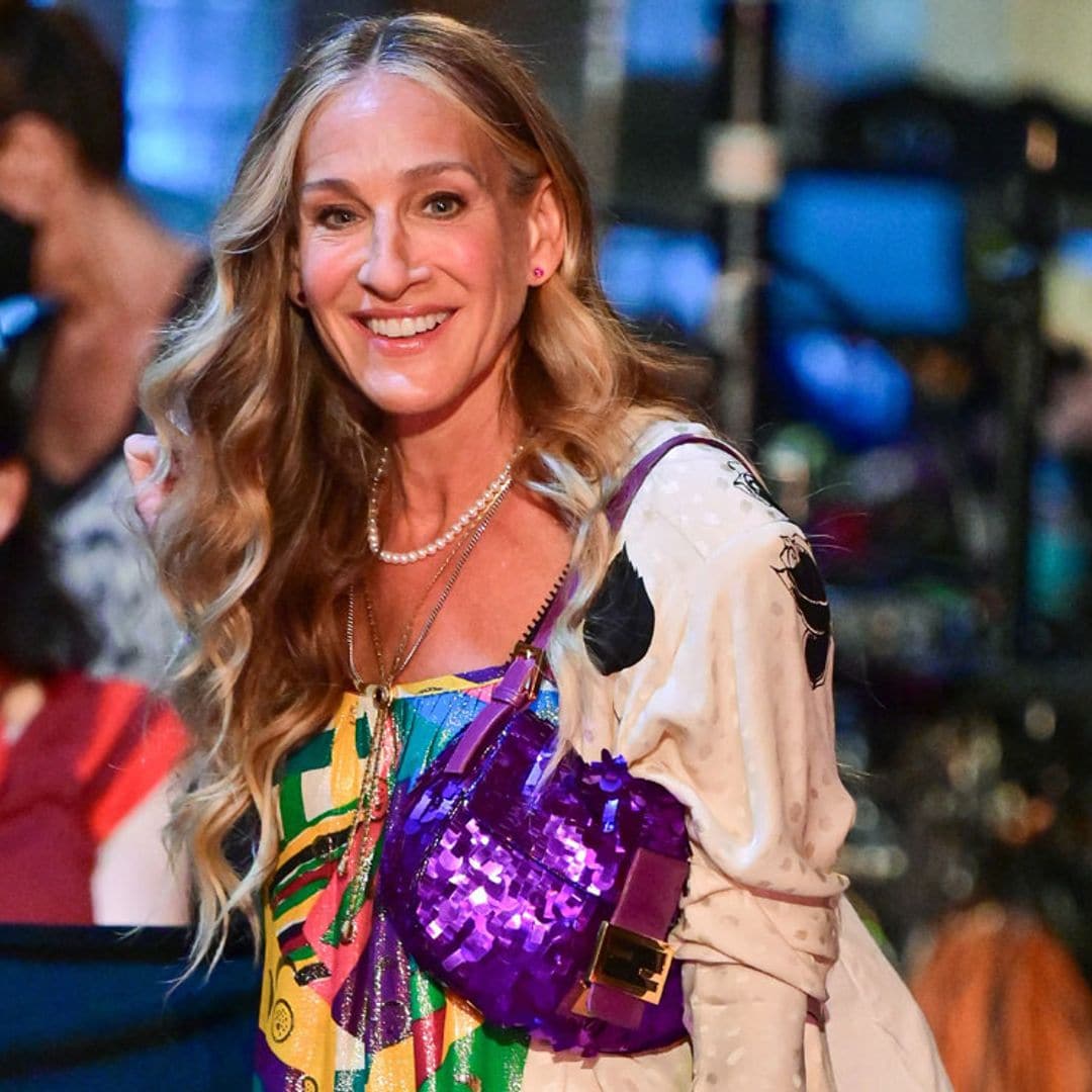 Sarah Jessica Parker rescata el bolso de lentejuelas que la convirtió en 'influencer' hace 20 años