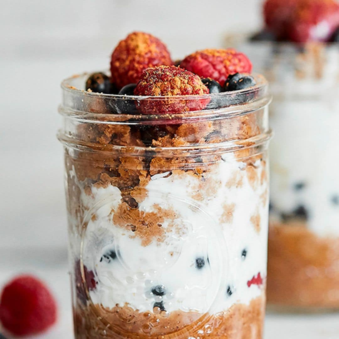 Tiramisú vegetariano con spéculoos y frutos rojos