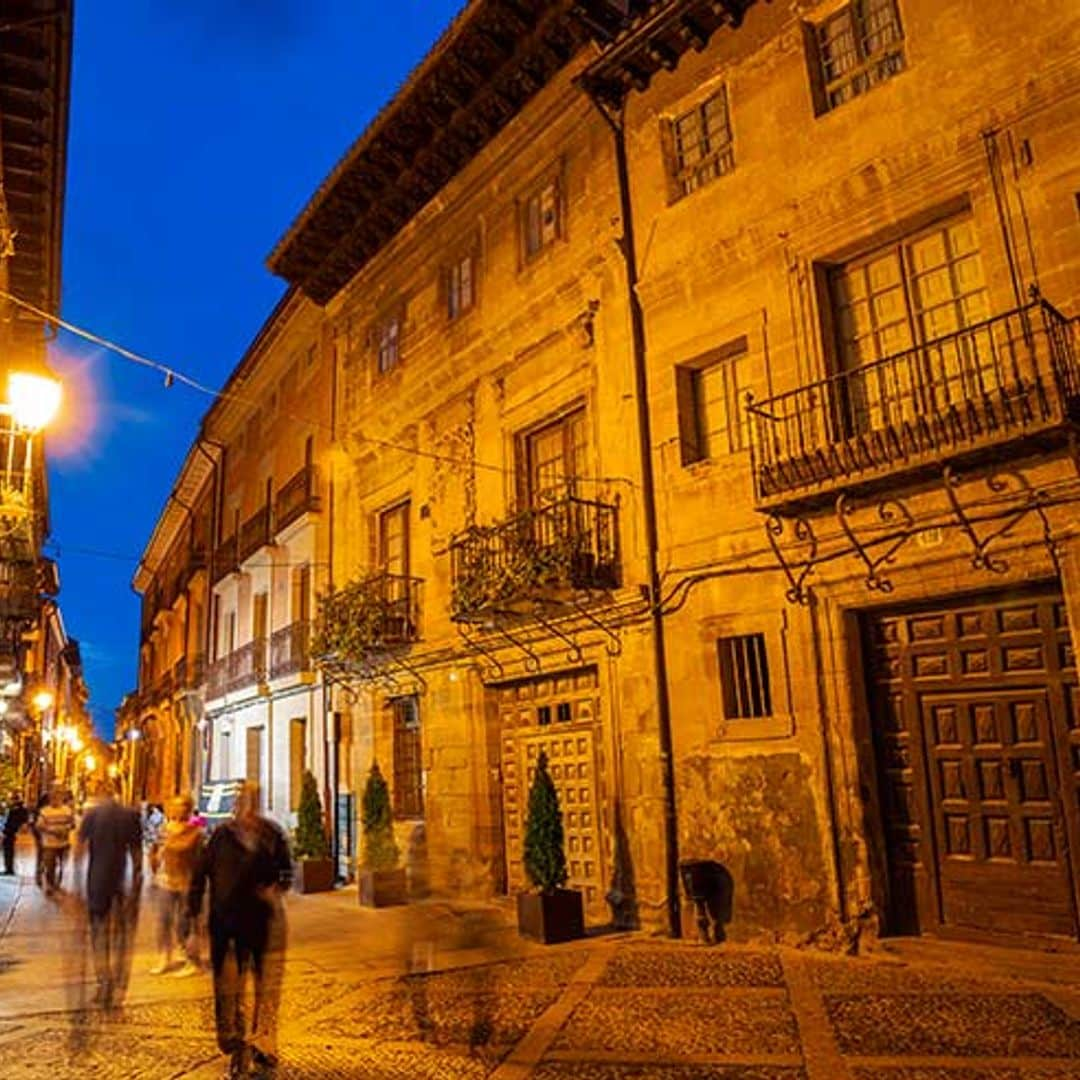 Un puente, un gallo, peregrinos y milagros en Santo Domingo de la Calzada